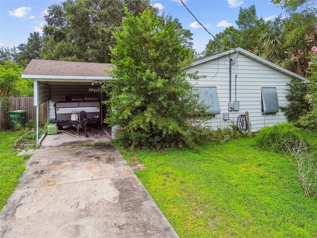 3311 W PAXTON AVENUE TAMPA, FL 33611