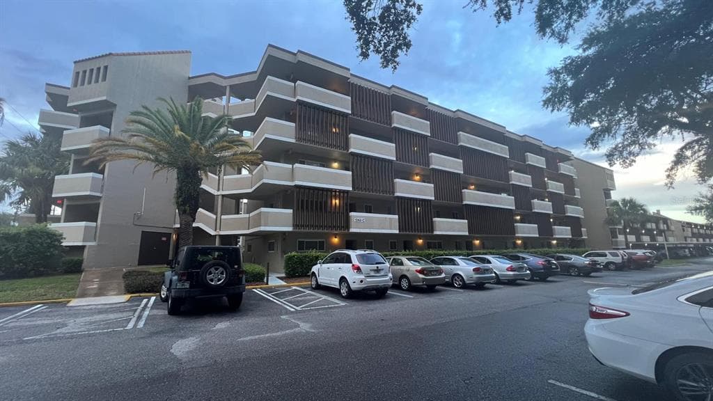 1243 S MARTIN LUTHER KING JR AVENUE UNIT A401 CLEARWATER, FL 33756