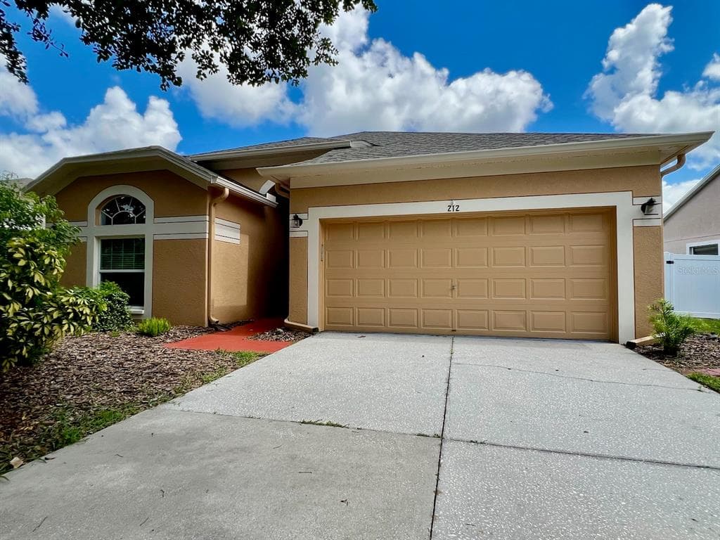 212 ROSANA DRIVE BRANDON, FL 33511