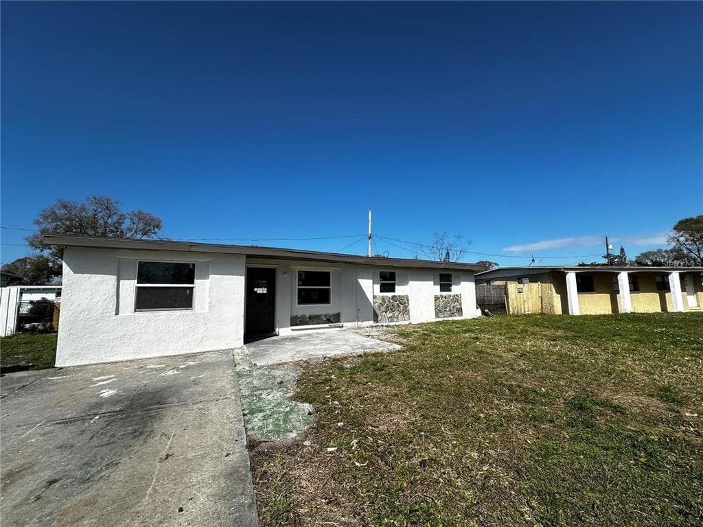 7614 LAVENDER LANE TAMPA, FL 33619