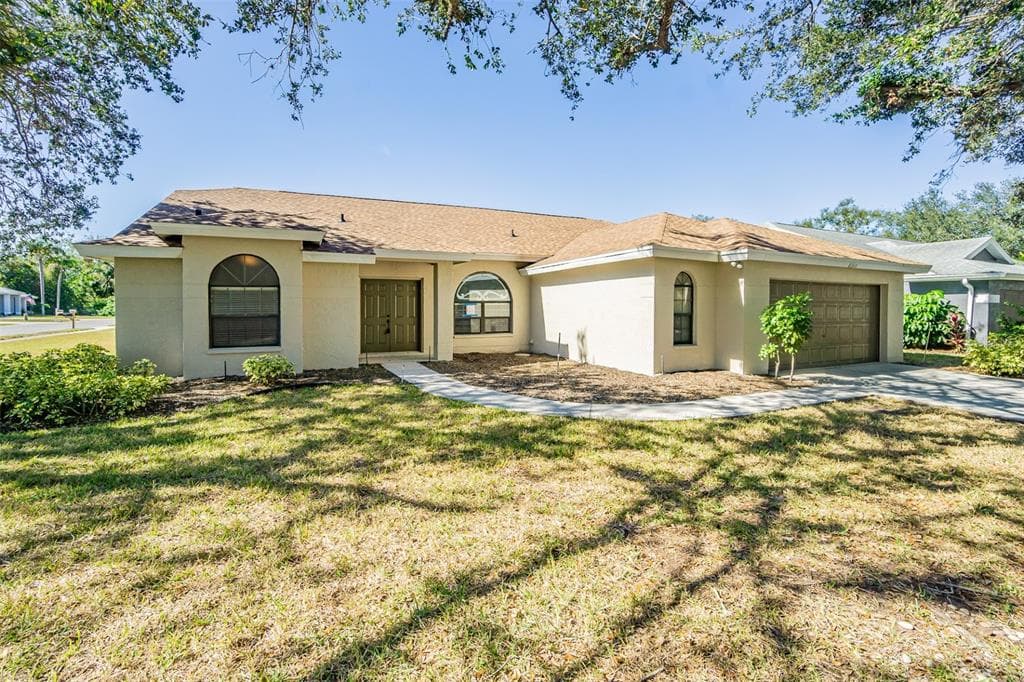 8360 PALM LAKES COURT