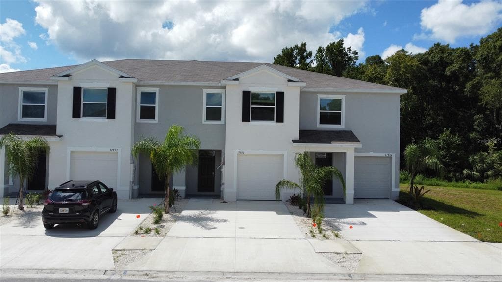 32890 PEZ LANDING LANE WESLEY CHAPEL, FL 33543