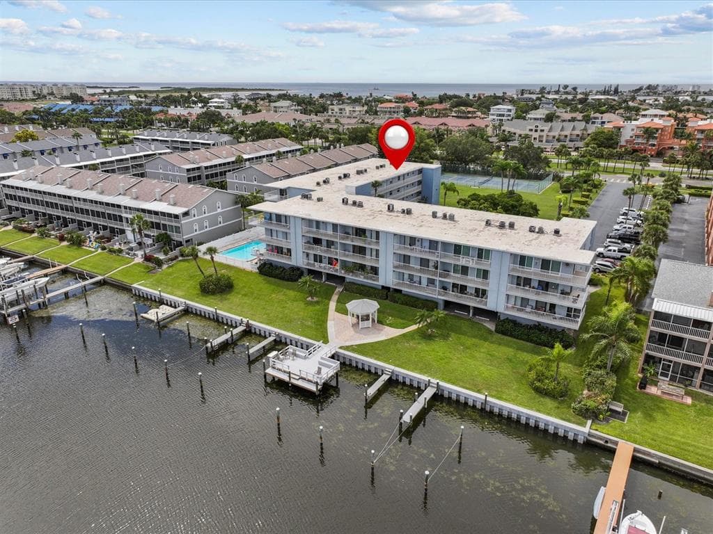 719 PINELLAS BAYWAY S UNIT 310 TIERRA VERDE, FL 33715