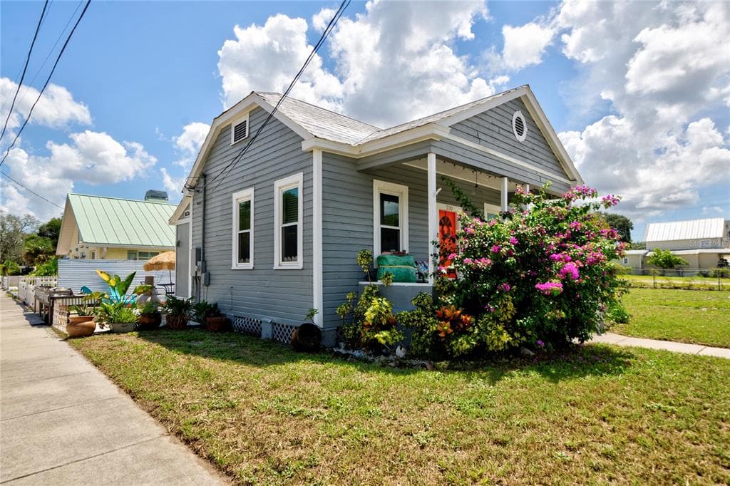 230 HIBISCUS STREET TARPON SPRINGS, FL 34689
