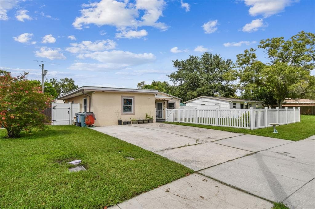6735 79TH AVE N PINELLAS PARK, FL 33781