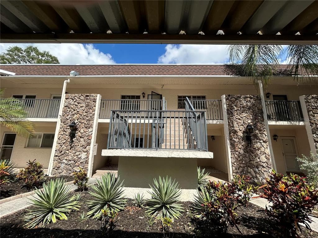 820 PATRICIA AVENUE UNIT 208 DUNEDIN, FL 34698