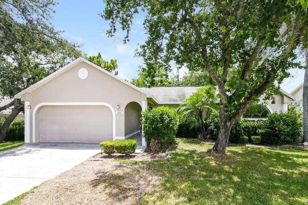 223 BENT OAK LOOP DAVENPORT, FL 33837