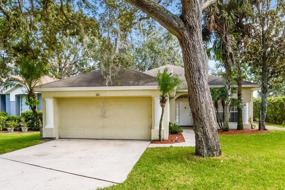 160 HANGING MOSS DRIVE OVIEDO, FL 32765