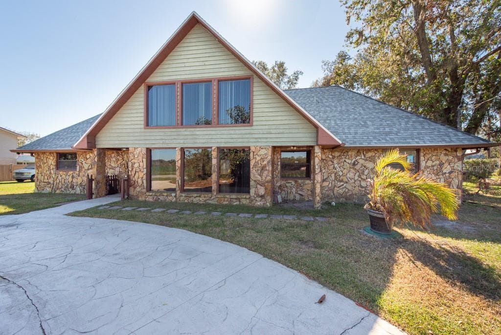 214 WARREN ROAD LUTZ, FL 33548