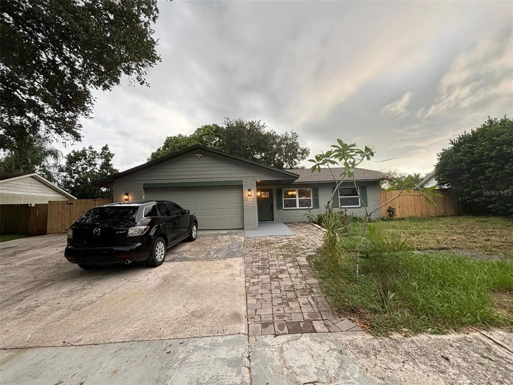 4826 PRESIDENTIAL STREET SEFFNER, FL 33584