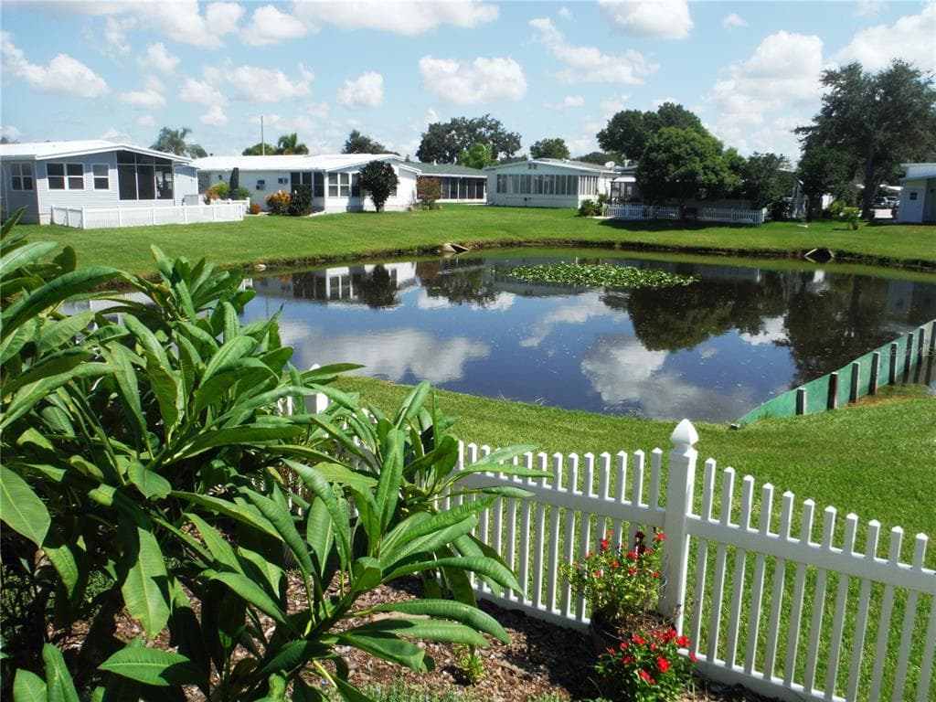607 CANAL WAY OLDSMAR, FL 34677