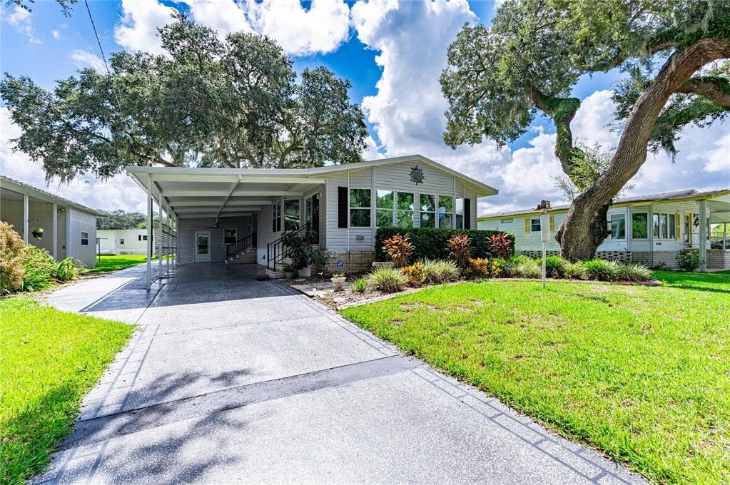 37234 LAKEWOOD DRIVE ZEPHYRHILLS, FL 33542