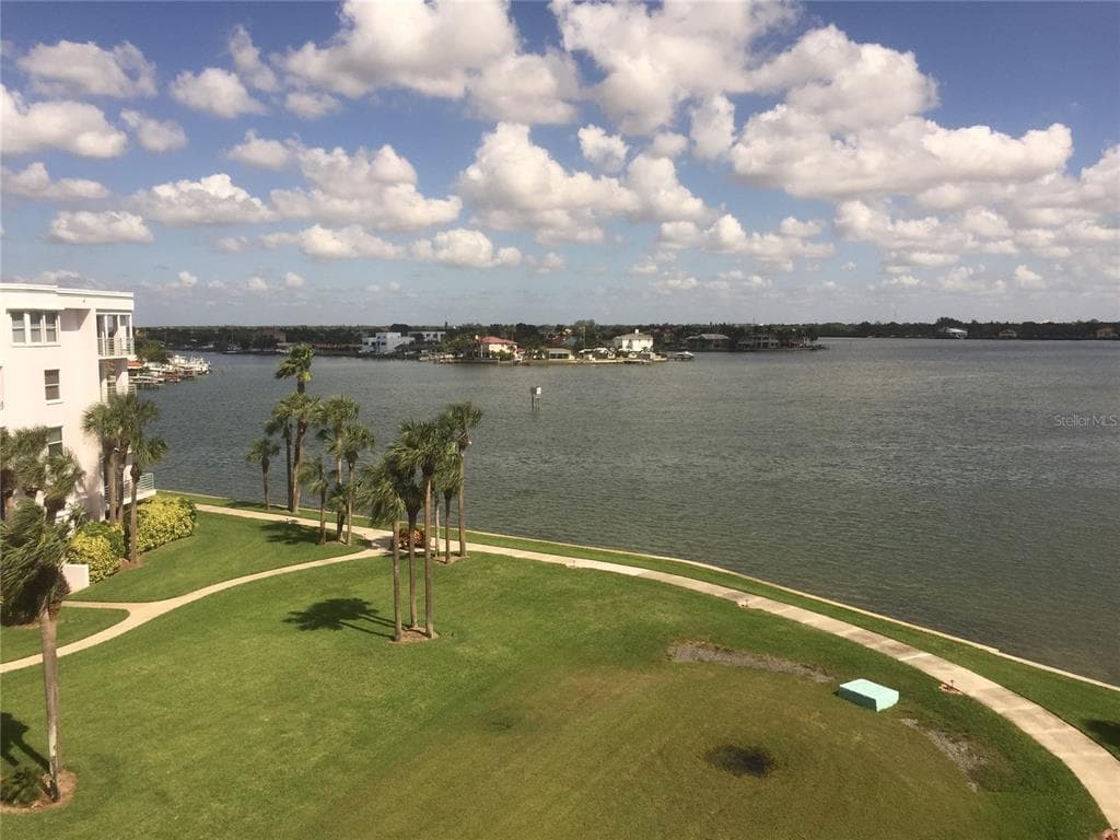 8021 SAILBOAT KEY BOULEVARD S UNIT 401 ST PETE BEACH, FL 33707