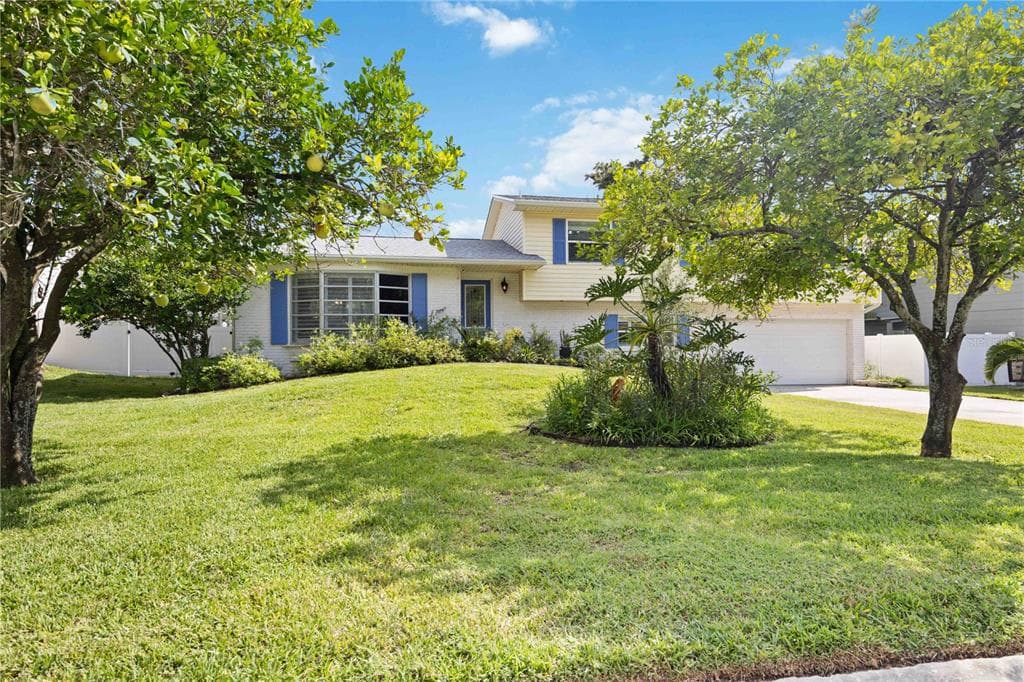 13532 ALPINE AVENUE SEMINOLE, FL 33776