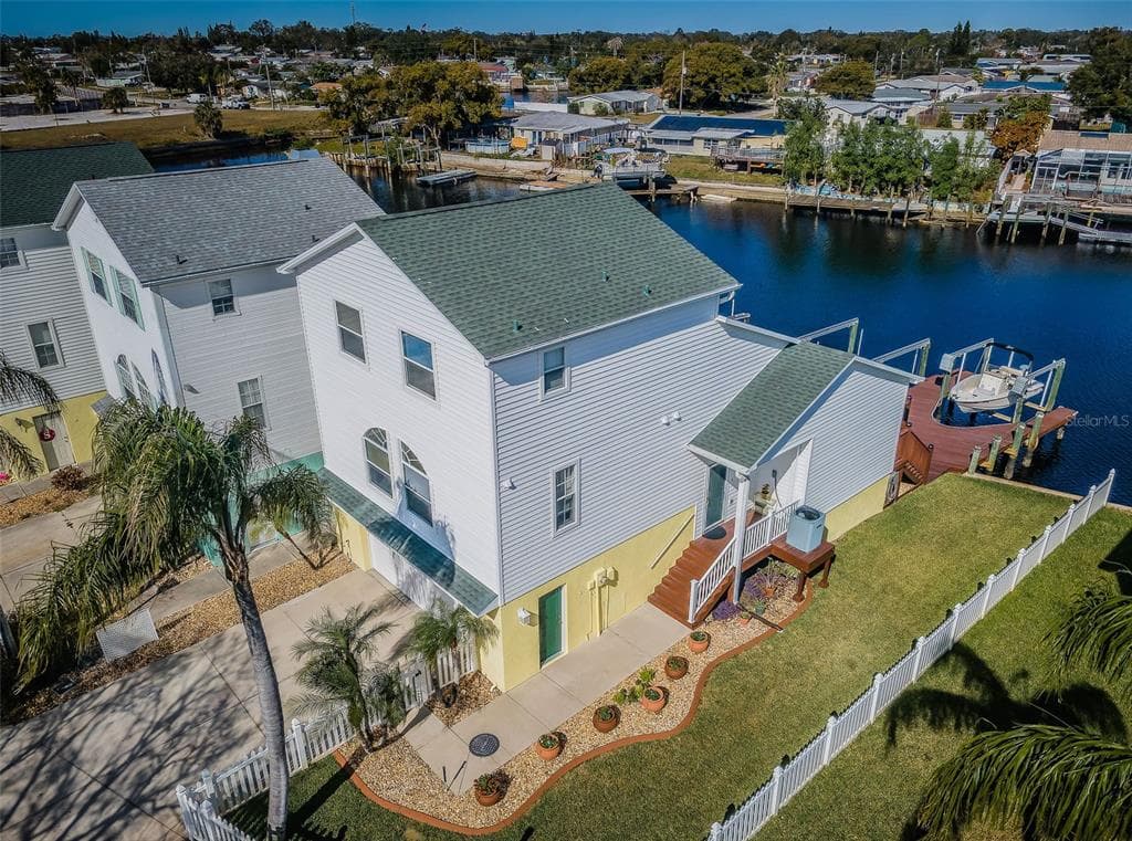 5305 BOARDWALK STREET HOLIDAY, FL 34690