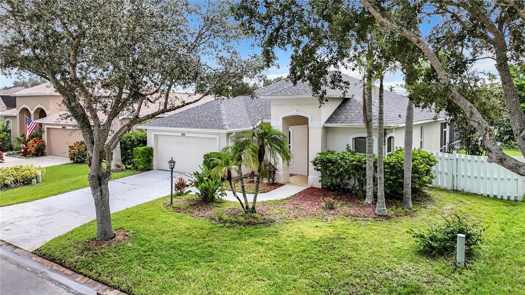 10506 OLD GROVE CIRCLE BRADENTON, FL 34212