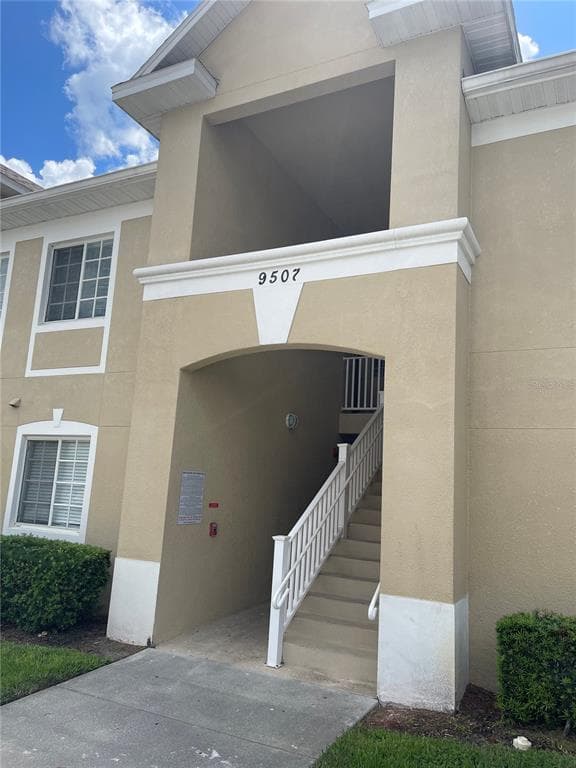 9507 AMBERDALE COURT UNIT 101 RIVERVIEW, FL 33578