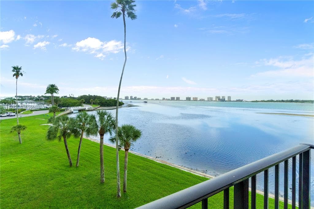 100 OAKMONT LANE UNIT 410 BELLEAIR, FL 33756