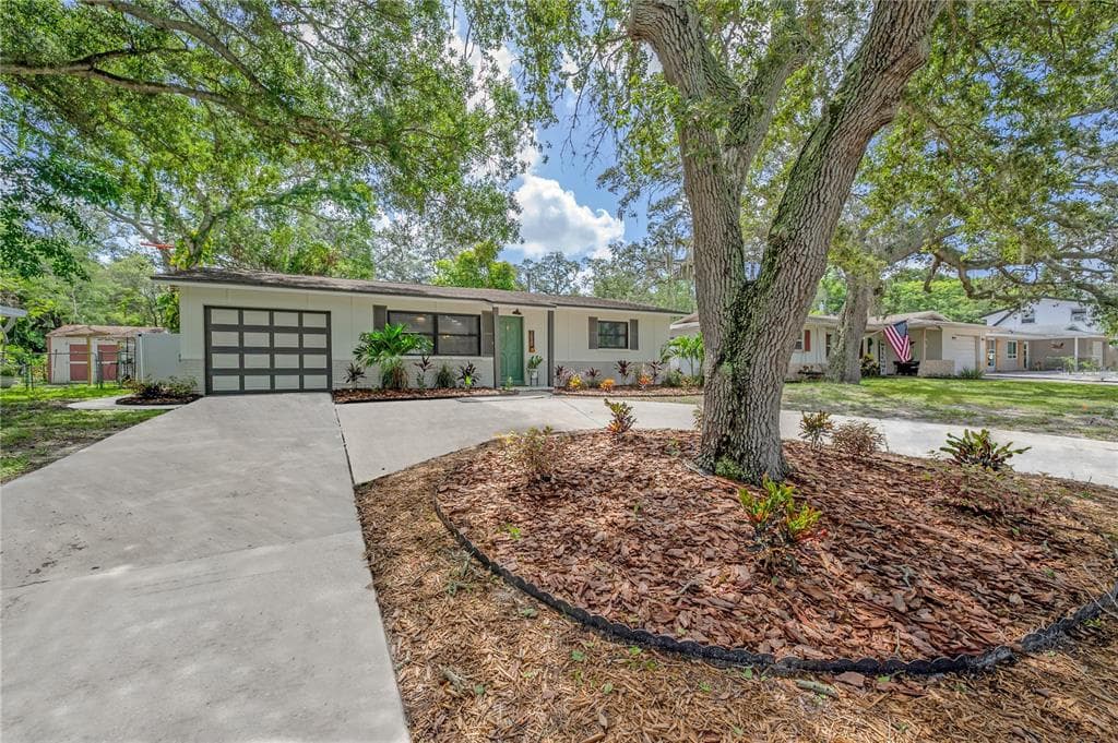 1050 PARKVIEW LANE LARGO, FL 33770