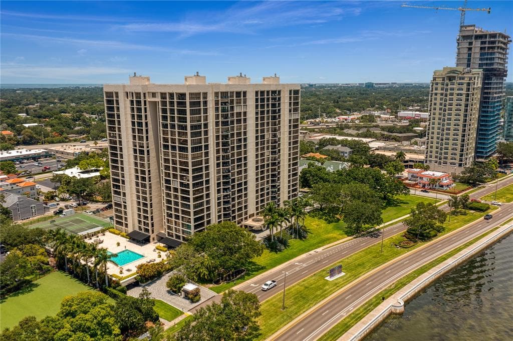 3301 BAYSHORE BOULEVARD UNIT 901E TAMPA, FL 33629