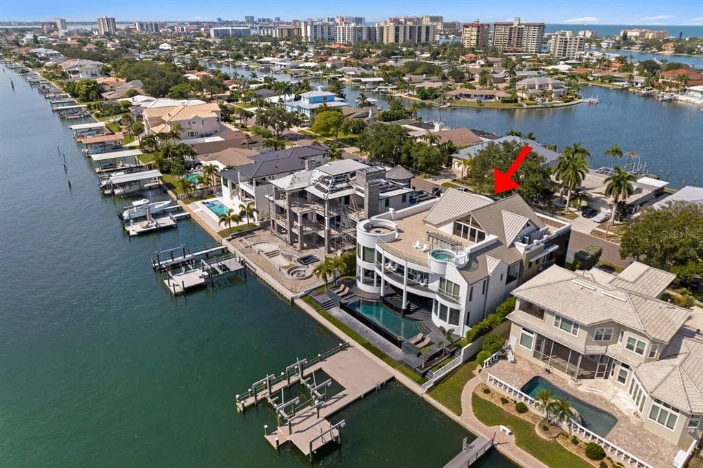 837 HARBOR ISLAND CLEARWATER, FL 33767