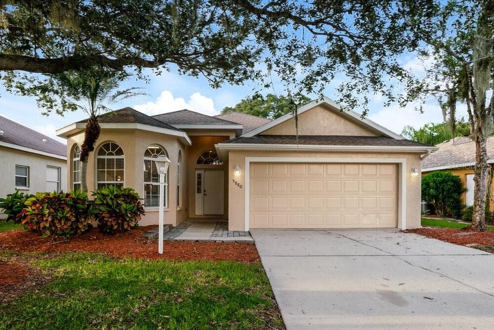 5880 OLD SUMMERWOOD BOULEVARD SARASOTA, FL 34232