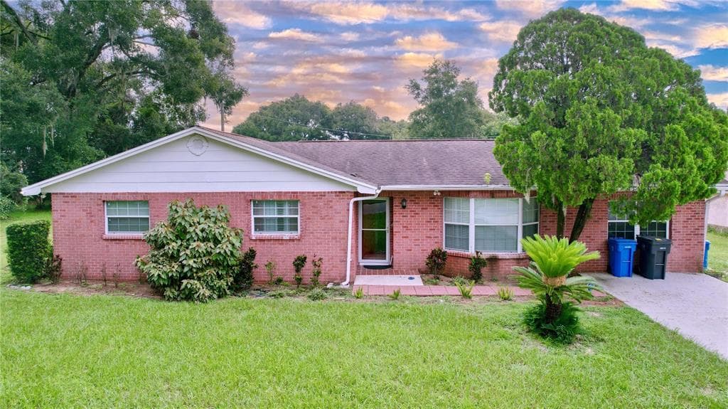 6725 579 HIGHWAY SEFFNER, FL 33584