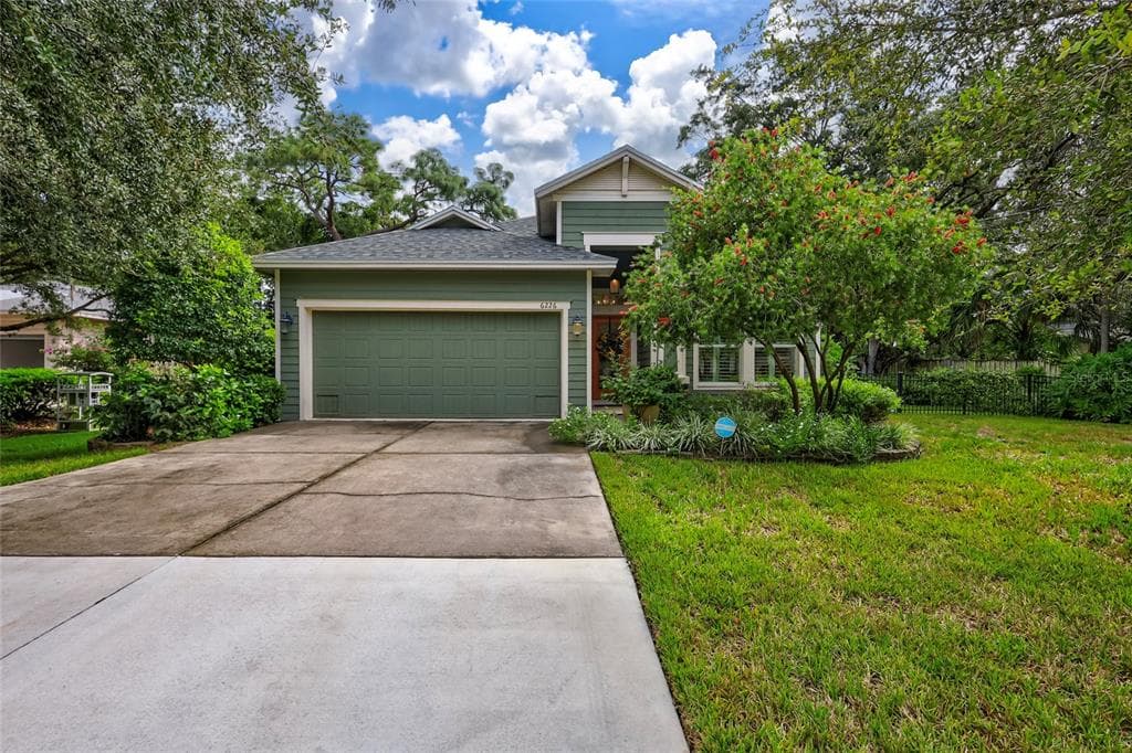 6226 W THORPE STREET TAMPA, FL 33611