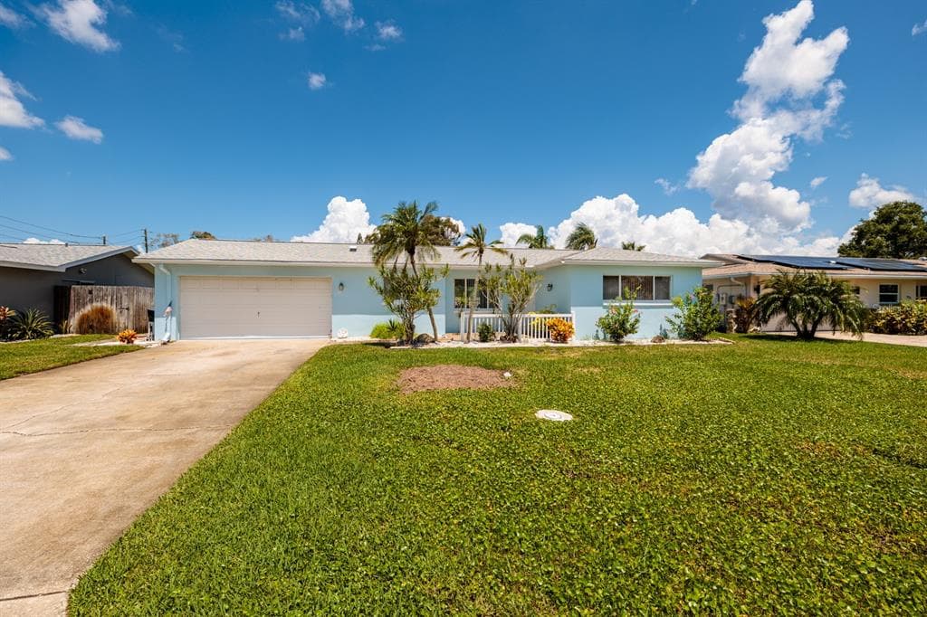 185 98TH AVENUE N ST PETERSBURG, FL 33702