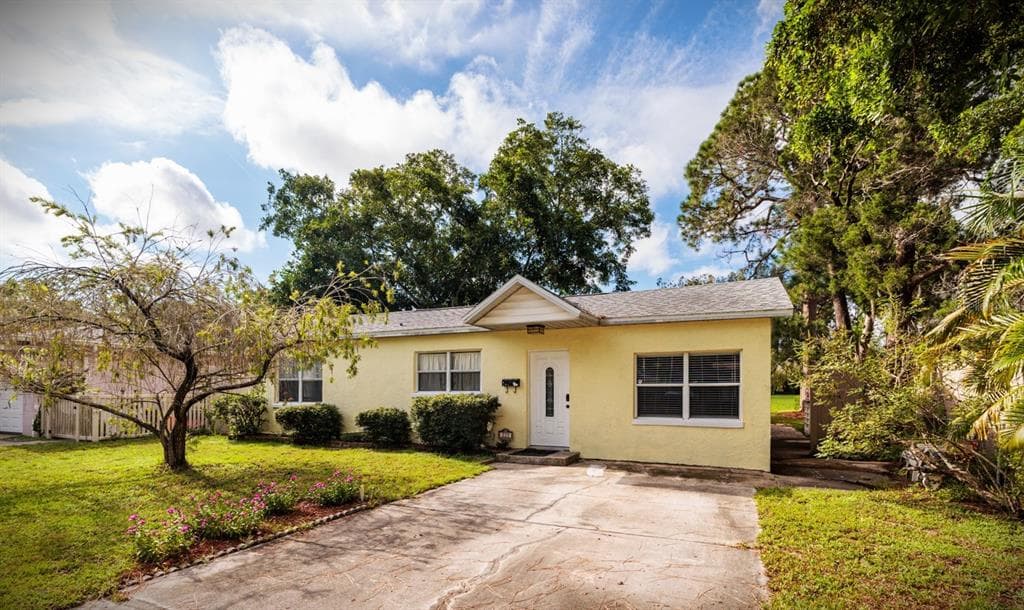 222 80TH AVENUE NE ST PETERSBURG, FL 33702