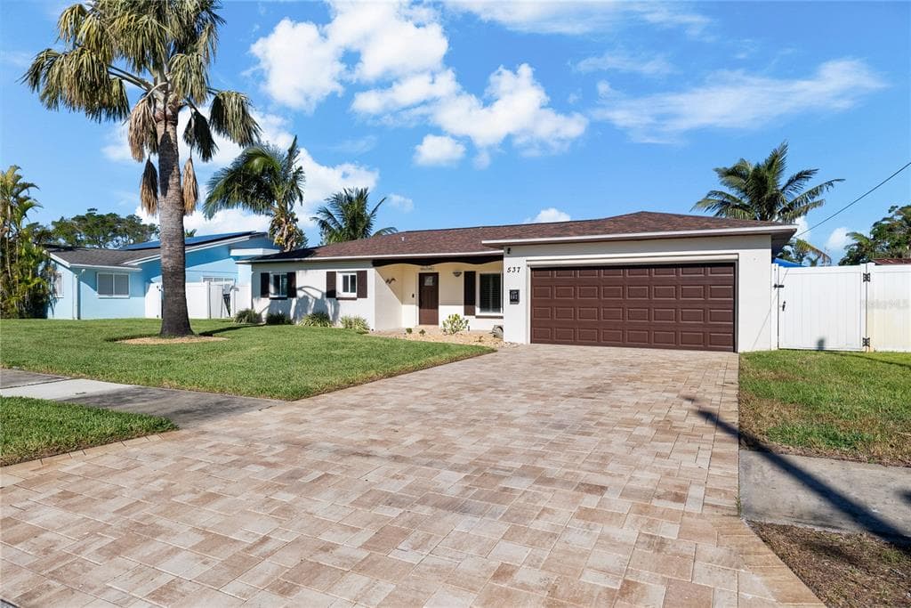 537 DOLPHIN AVENUE SE ST PETERSBURG, FL 33705