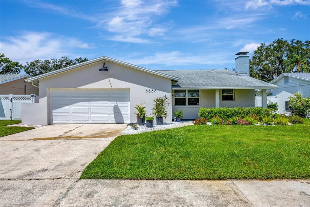 6536 BAYOU GRANDE BOULEVARD NE ST PETERSBURG, FL 33702