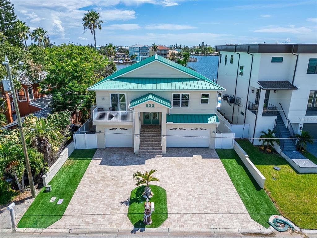 833 BAY POINT DRIVE