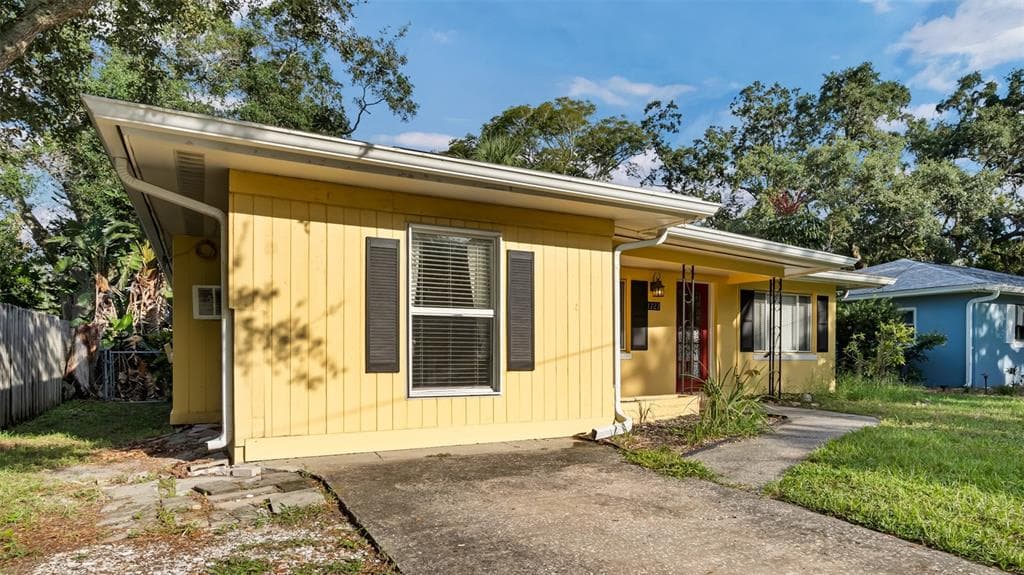 1727 DOUGLAS AVENUE DUNEDIN, FL 34698