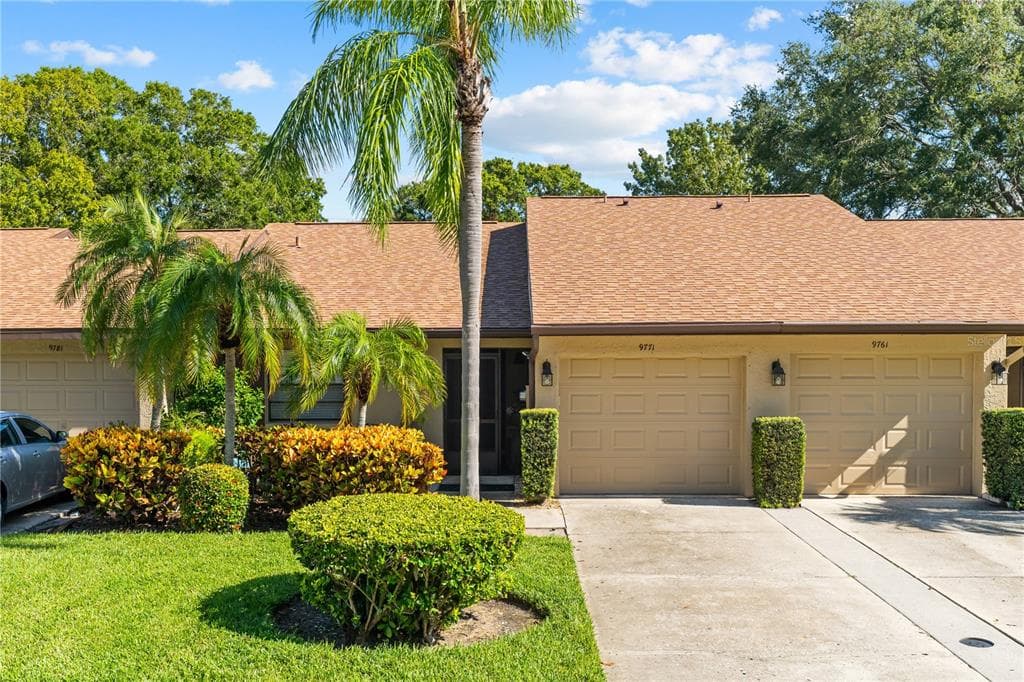 9771 LAKE SEMINOLE DRIVE E LARGO, FL 33773