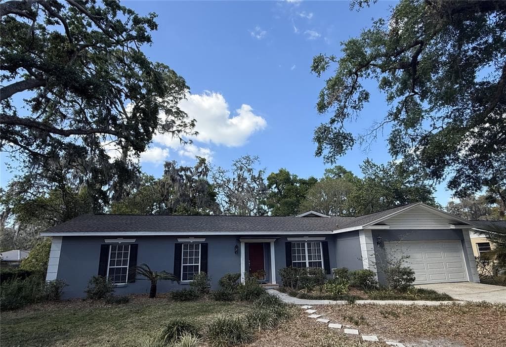 6924 GREENHILL PLACE TAMPA, FL 33617