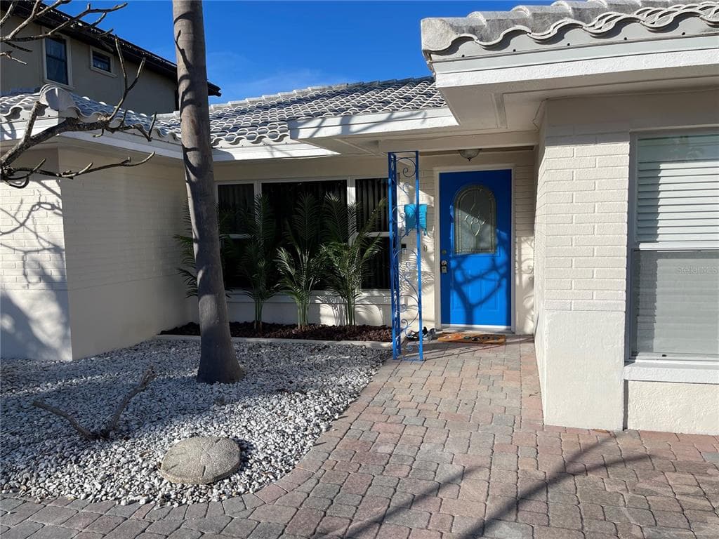 110 BAYSIDE DRIVE CLEARWATER BEACH, FL 33767