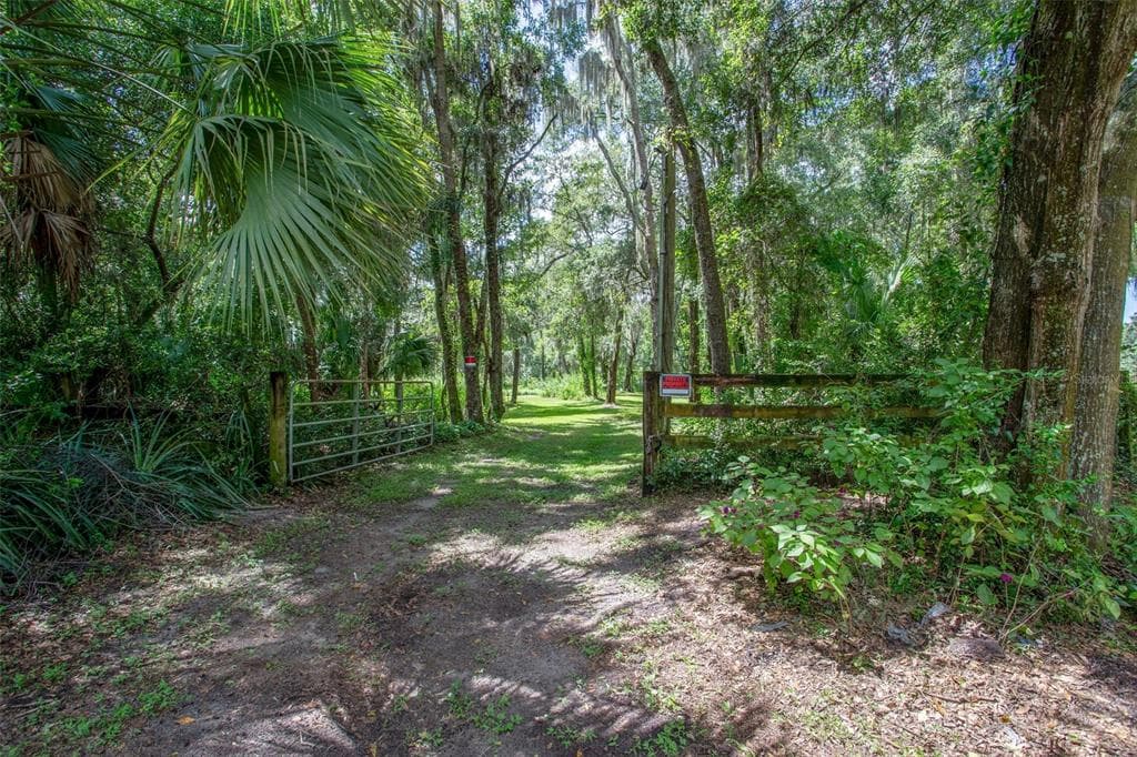 9703-B CARR ROAD RIVERVIEW, FL 33569