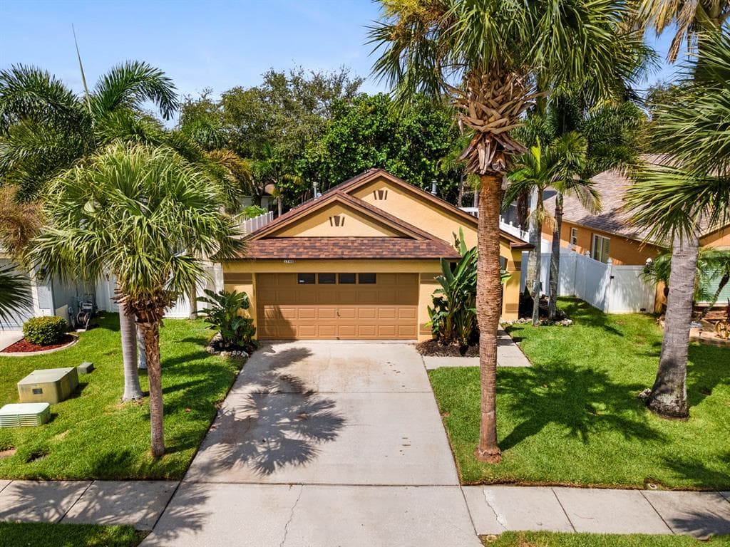1748 HARBOR OAKS DRIVE TARPON SPRINGS, FL 34689