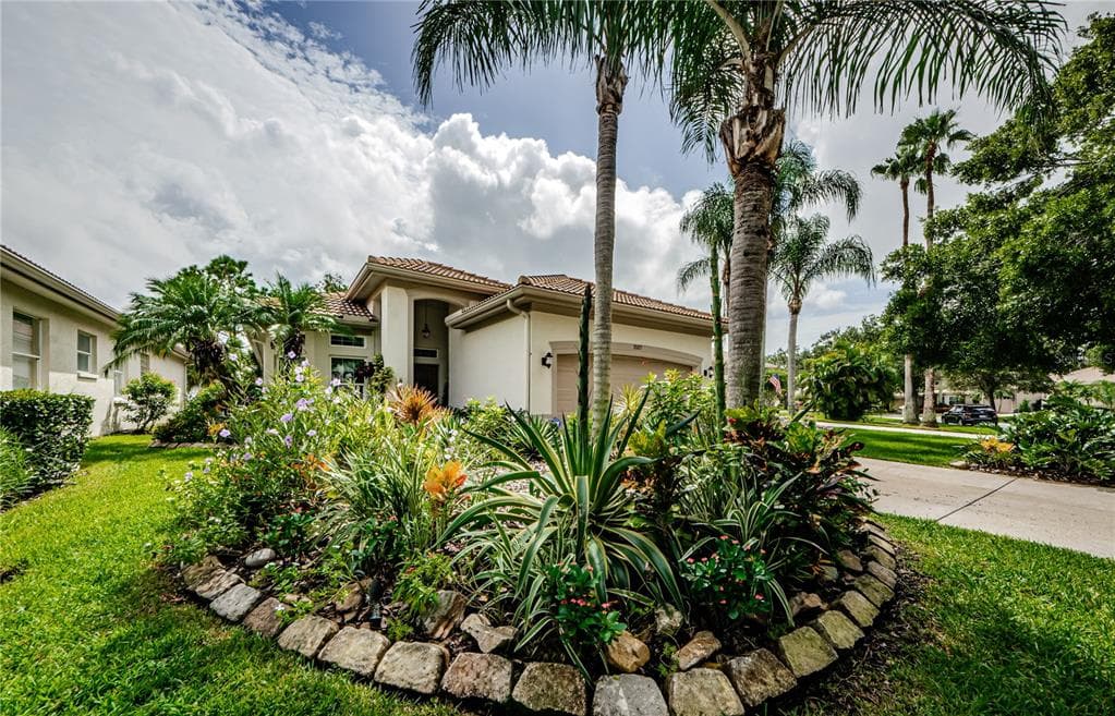 1527 WOODSTREAM DRIVE OLDSMAR, FL 34677