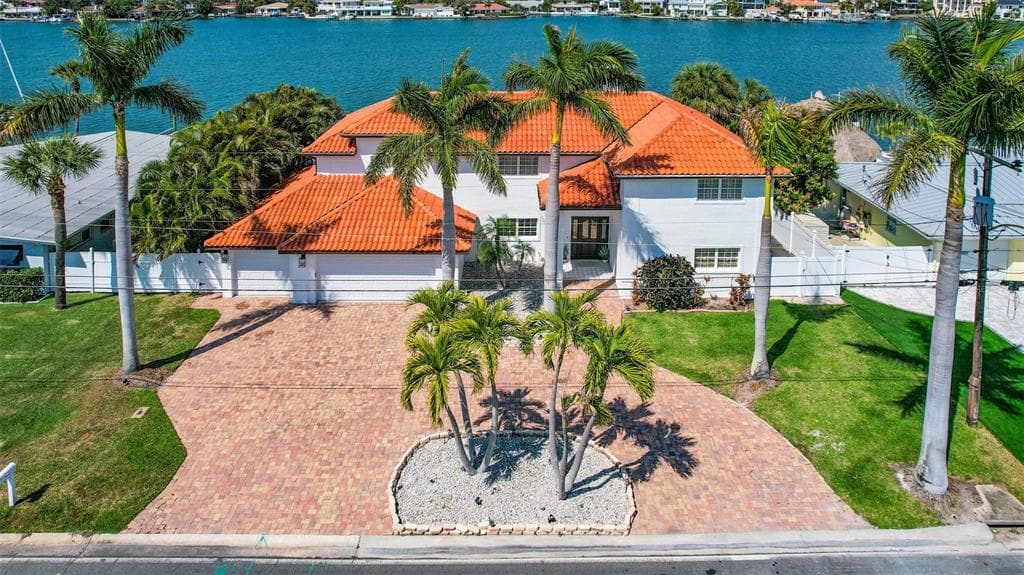 423 55TH AVENUE ST PETE BEACH, FL 33706