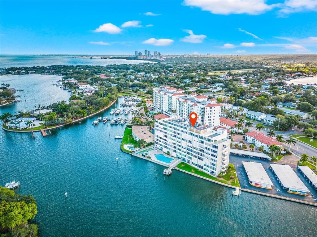 1365 SNELL ISLE BOULEVARD NE UNIT 8D ST PETERSBURG, FL 33704