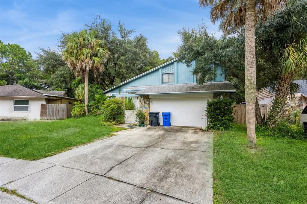 16133 RAVENDALE DRIVE TAMPA, FL 33618