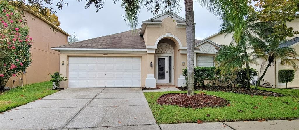 19415 SANDY SPRINGS CIRCLE LUTZ, FL 33558