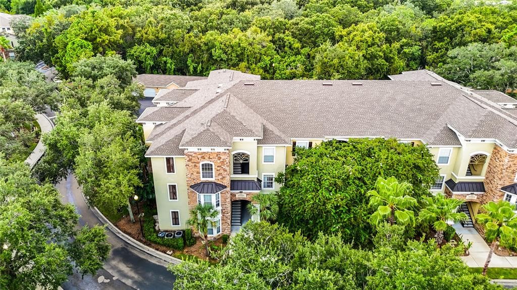 9916 COURTNEY PALMS BOULEVARD UNIT 101 TAMPA, FL 33619