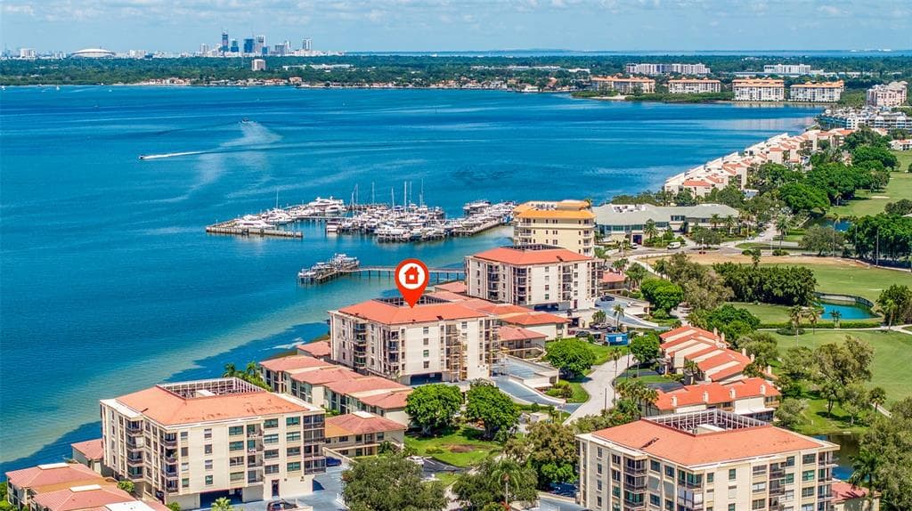 6145 SUN BOULEVARD UNIT 304 ST PETERSBURG, FL 33715