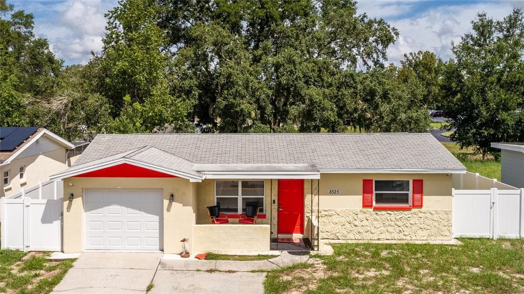8525 FOX HOLLOW DRIVE PORT RICHEY, FL 34668