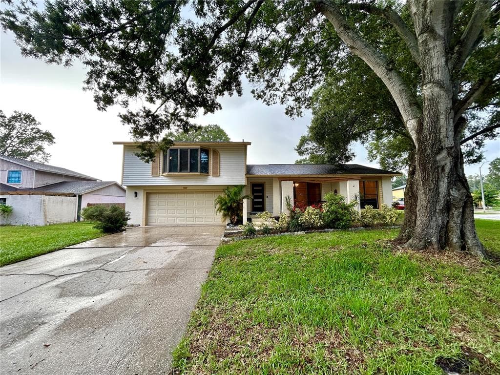 16210 FANTASIA DRIVE TAMPA, FL 33624