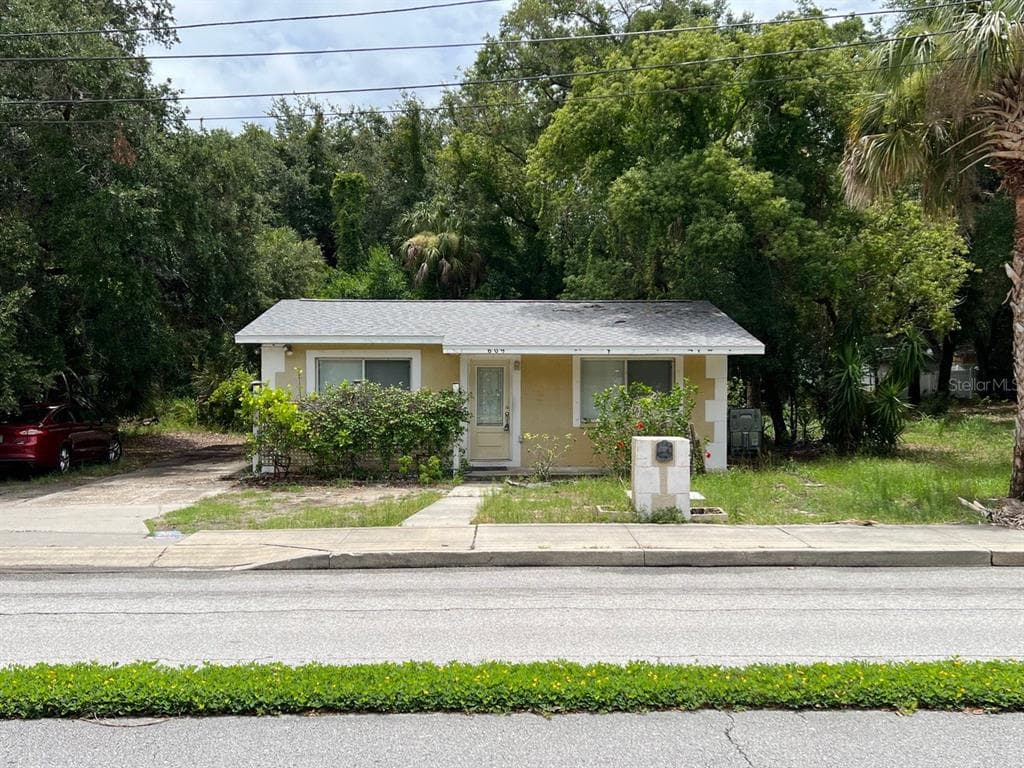609 S SAFFORD AVENUE TARPON SPRINGS, FL 34689
