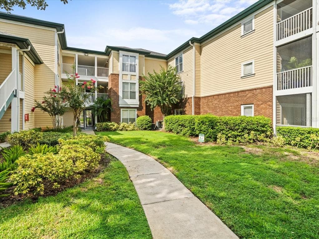 4115 CHATHAM OAK COURT UNIT 222 TAMPA, FL 33624
